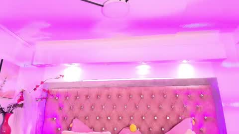 Sofia online show from 11/22/25, 01:21