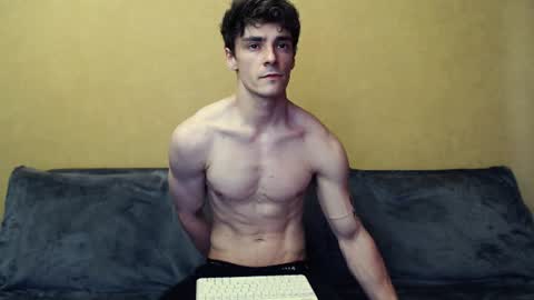 Ean online show from 06/25/26, 02:43
