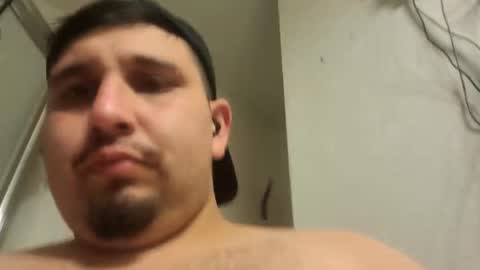 Snapshot of tboy833 chatting on 09/24/25, 04:27 Luis online show from 09/24/25, 04:27