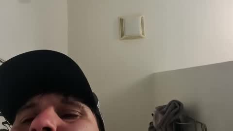 Snapshot of tboy833 chatting on 10/08/25, 09:45 Luis online show from 10/08/25, 09:45