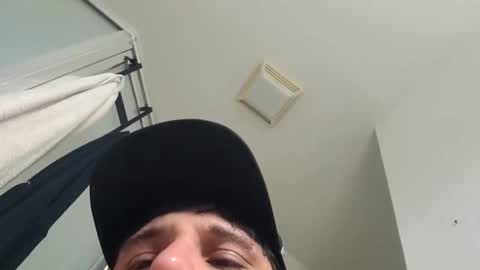 Snapshot of tboy833 chatting on 10/09/25, 07:01 Luis online show from 10/09/25, 07:01