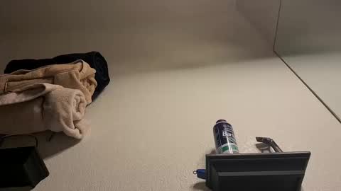 Snapshot of tboy833 chatting on 10/14/25, 03:46 Luis online show from 10/14/25, 03:46