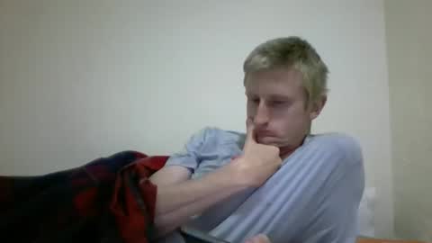 Snapshot of tcute0 chatting on 01/11/26, 10:31 tcute0 online show from 01/11/26, 10:31