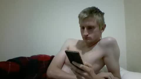 Snapshot of tcute0 chatting on 01/12/26, 12:05 tcute0 online show from 01/12/26, 12:05