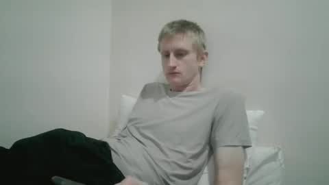 Snapshot of tcute0 chatting on 02/18/26, 09:38 tcute0 online show from 02/18/26, 09:38