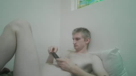 Snapshot of tcute0 chatting on 02/26/26, 02:32 tcute0 online show from 02/26/26, 02:32