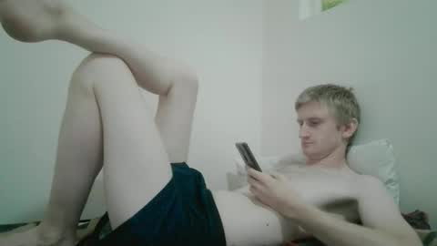 Snapshot of tcute0 chatting on 04/11/26, 12:48 tcute0 online show from 04/11/26, 12:48