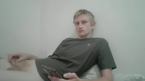Snapshot of tcute0 chatting on 05/31/26, 01:03 tcute0 online show from 05/31/26, 01:03