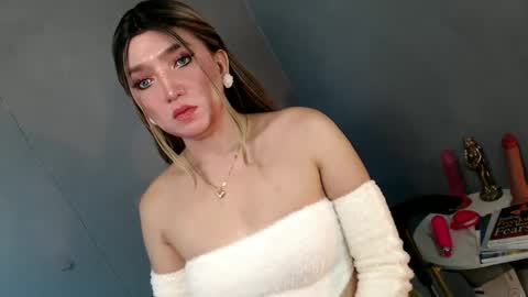 ellaine online show from 12/18/24, 10:02