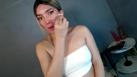 ellaine online show from 02/03/25, 03:53