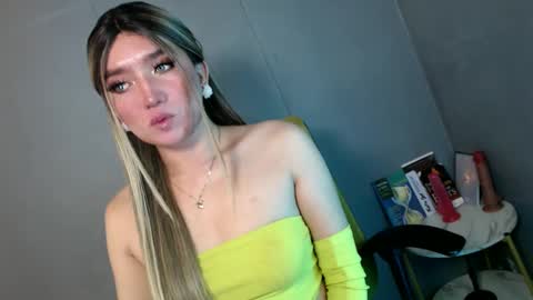 ellaine online show from 02/09/25, 09:49