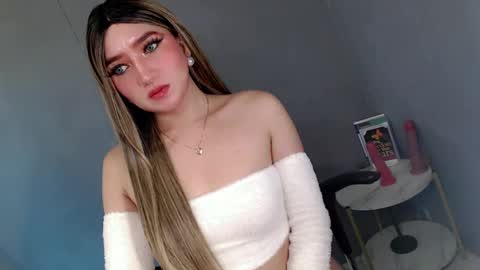 ellaine online show from 03/08/25, 10:02