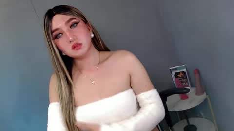 ellaine online show from 03/09/25, 04:16