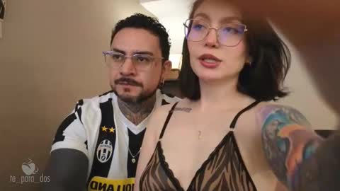 Snapshot of te_para_dos chatting on 10/01/25, 04:24 Leo and Luna online show from 10/01/25, 04:24