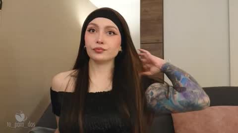 Snapshot of te_para_dos chatting on 10/11/25, 02:59 Leo and Luna online show from 10/11/25, 02:59