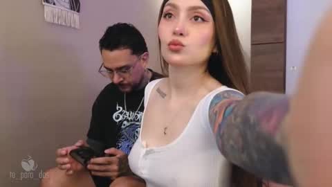 Snapshot of te_para_dos chatting on 10/18/25, 02:51 Leo and Luna online show from 10/18/25, 02:51