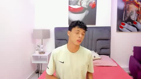 Snapshot of team_twinks chatting on 10/30/25, 11:11 Team Twinks online show from 10/30/25, 11:11