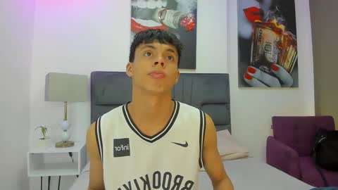 Snapshot of team_twinks chatting on 11/03/25, 11:11 Team Twinks online show from 11/03/25, 11:11