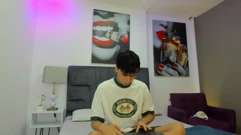 Snapshot of team_twinks chatting on 11/04/25, 11:09 Team Twinks online show from 11/04/25, 11:09