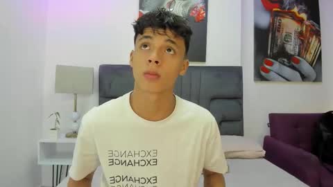 Snapshot of team_twinks chatting on 11/05/25, 11:21 Team Twinks online show from 11/05/25, 11:21