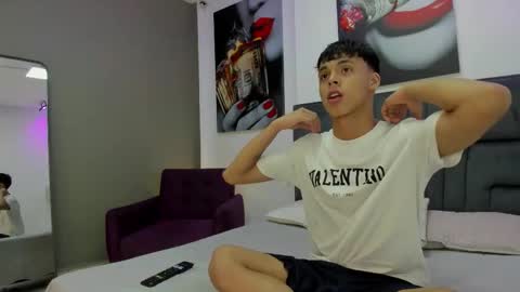 Snapshot of team_twinks chatting on 11/06/25, 11:22 Team Twinks online show from 11/06/25, 11:22