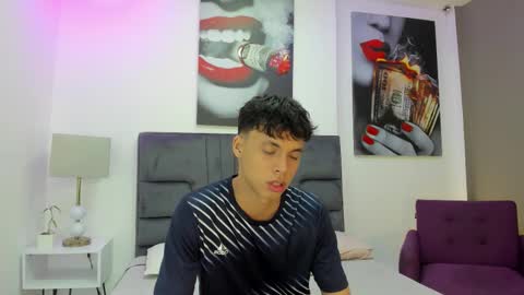 Snapshot of team_twinks chatting on 11/07/25, 11:21 Team Twinks online show from 11/07/25, 11:21