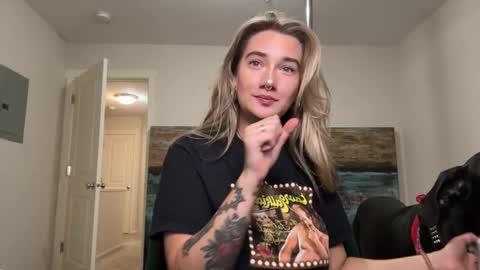 Katy online show from 10/11/25, 02:33