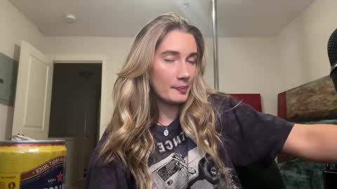 Katy online show from 10/17/25, 02:48