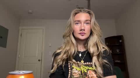 Katy online show from 11/16/25, 03:23