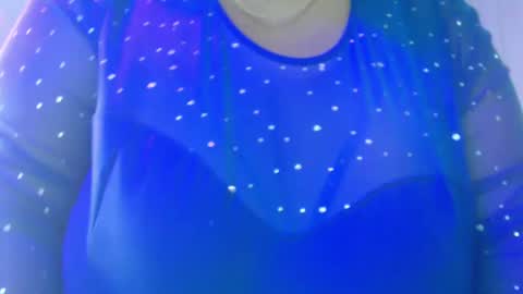 Snapshot of tease_artist chatting on 11/01/25, 10:17 Reina online show from 11/01/25, 10:17