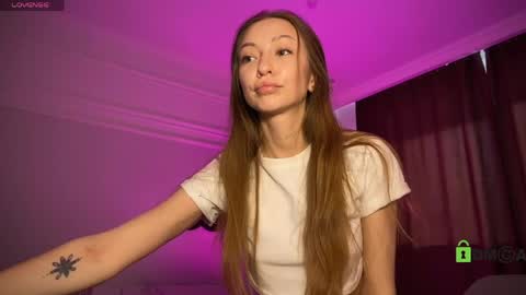 Snapshot of tease_eve_lure chatting on 06/04/26, 04:13 call me Eva online show from 06/04/26, 04:13