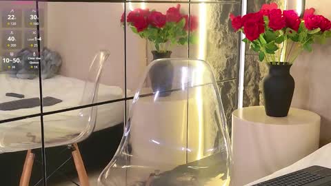 Snapshot of teasealicious chatting on 11/07/25, 06:41 Bruna online show from 11/07/25, 06:41