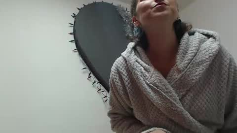 ALICIA--- online show from 12/17/25, 09:04