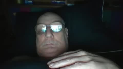 Snapshot of tebb61 chatting on 12/18/25, 08:09 Mark online show from 12/18/25, 08:09