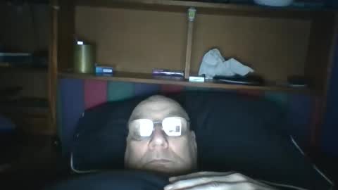 Snapshot of tebb61 chatting on 12/19/25, 08:43 Mark online show from 12/19/25, 08:43