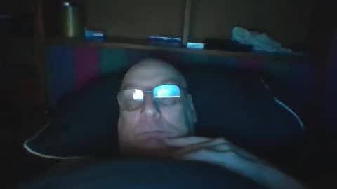 Snapshot of tebb61 chatting on 12/22/25, 08:22 Mark online show from 12/22/25, 08:22