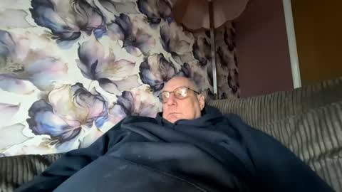 Snapshot of tebb61 chatting on 01/12/26, 03:17 Mark online show from 01/12/26, 03:17