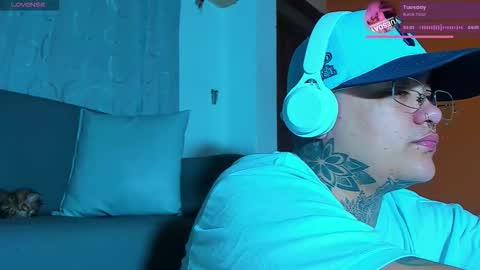 Snapshot of techno_420 chatting on 11/03/25, 08:54 Charlee He online show from 11/03/25, 08:54