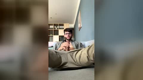 Snapshot of teddy_bear_official chatting on 12/16/25, 05:23 teddy_bear_official online show from 12/16/25, 05:23