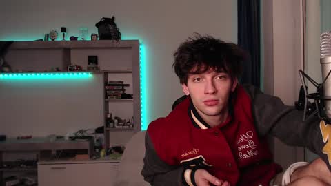 Teddy online show from 12/17/24, 12:01