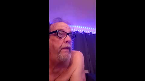Snapshot of tedestep2 chatting on 04/08/26, 04:45 tedestep2 online show from 04/08/26, 04:45