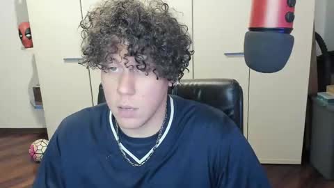 Snapshot of tedhmicro25 chatting on 10/25/25, 10:12 tedhmicro25 online show from 10/25/25, 10:12