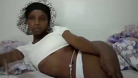 Snapshot of tee_maya chatting on 05/19/26, 06:14 Baby maya online show from 05/19/26, 06:14