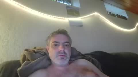 Snapshot of teeforyou chatting on 09/20/25, 03:57 Peter online show from 09/20/25, 03:57