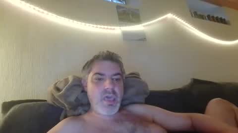 Snapshot of teeforyou chatting on 09/29/25, 05:34 Peter online show from 09/29/25, 05:34