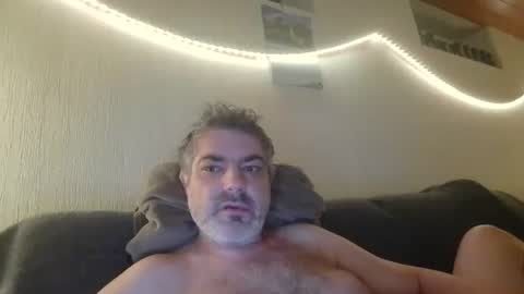 Snapshot of teeforyou chatting on 10/03/25, 06:49 Peter online show from 10/03/25, 06:49