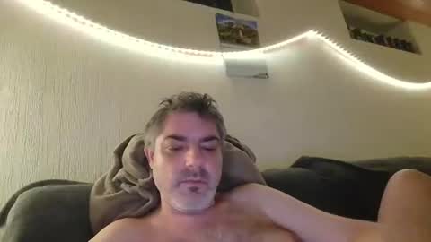 Snapshot of teeforyou chatting on 10/09/25, 11:03 Peter online show from 10/09/25, 11:03