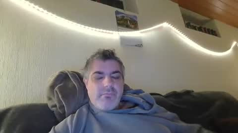 Snapshot of teeforyou chatting on 10/13/25, 10:43 Peter online show from 10/13/25, 10:43