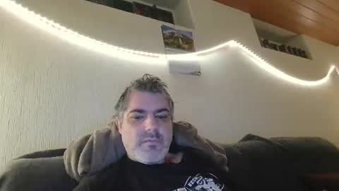 Snapshot of teeforyou chatting on 10/17/25, 11:40 Peter online show from 10/17/25, 11:40