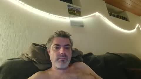 Snapshot of teeforyou chatting on 10/18/25, 11:49 Peter online show from 10/18/25, 11:49